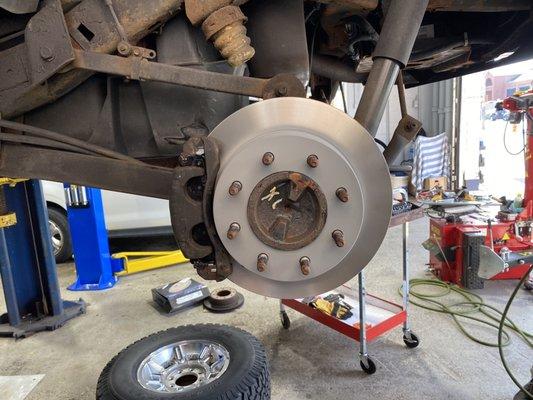 Hummer H2... Rear Brakes Service