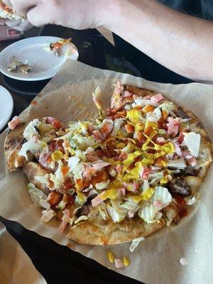 cheeseburger pizza