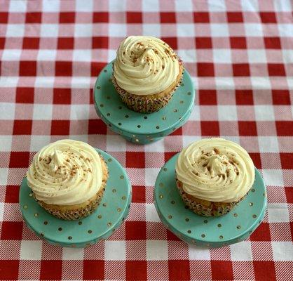 Dairy free cinnamon swirl cupcakes