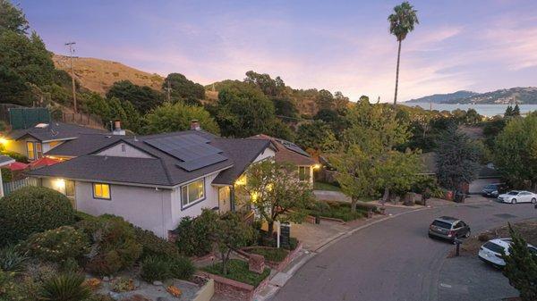 Beautiful Greenbrae Home