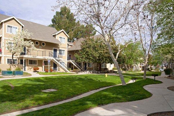 Sierra Canyon Apartment & Townhomes