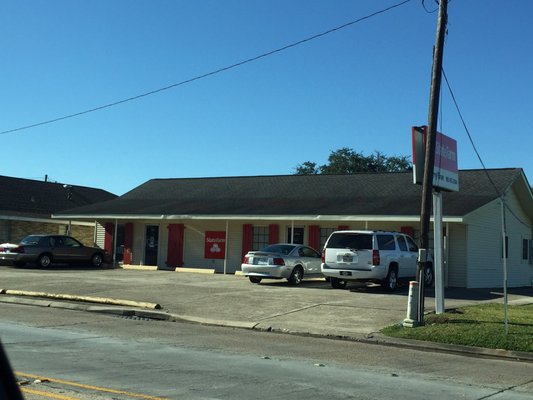 There is no store front sign, but this place has been here next to State Farm Ins. since 1985!!! Great products.