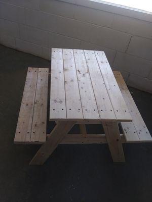 Kid picnic table