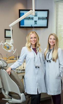 Dr Nicole Naylor and Dr Amber Brooks