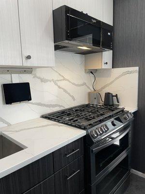 Quartz countertop and backsplash