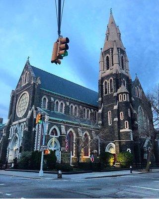 The Inconic OLV on the corners of MacDonough, Throop and Macon