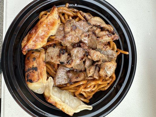 Special combo
Pan grilled pork noodle with 3p potstickers