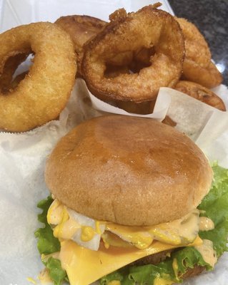 burger with onion ring