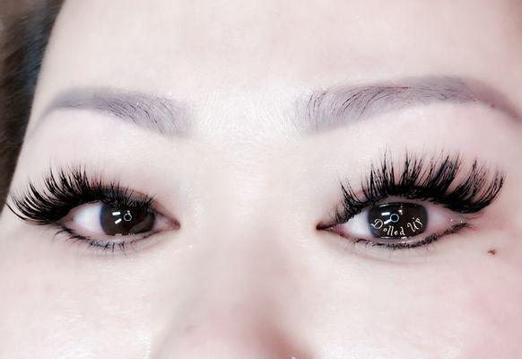 Top and bottom Lashes by Ty