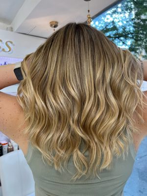 Blonde highlights with Olaplex and k18 by Maria