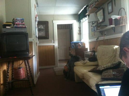 Common room with TV, laptop and couches!!!