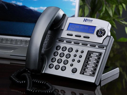 Utilizes traditional 2 wire telephone wiring. For the traditionalist but still very affordable and professional phone with lo...