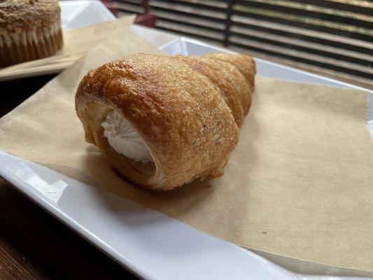 The Croissant horn with cream