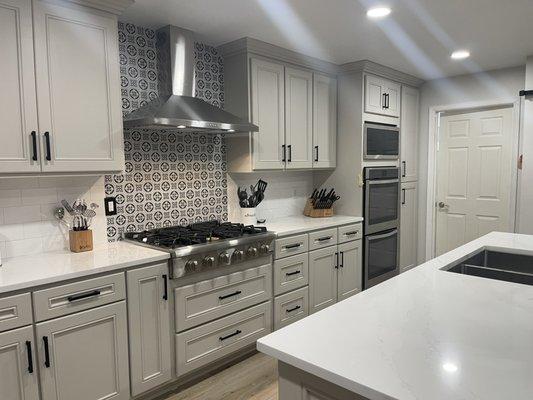 Complete Kitchen remodel with custom cabinets, quartz countertops, new appliance and custom pantry