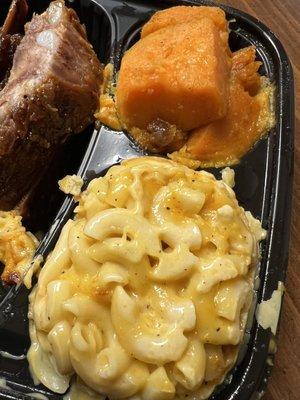 Close Up Mac & Cheese & Candied Yams 11-23-2022