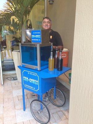 Snow cones..a crowd favorite! Raspados y cepillados yummy!