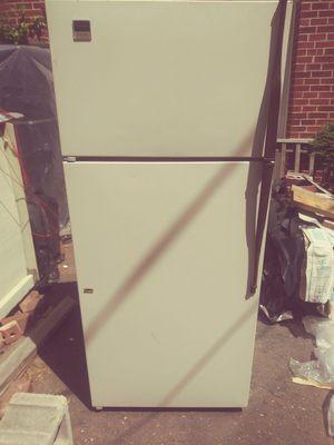 Whirlpool Refrigerator $95