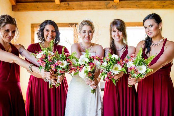 Beautiful flower bouquets and table arrangements!