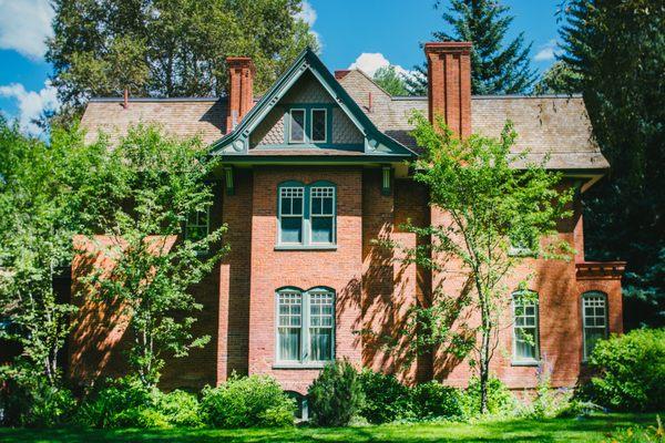 The Wheeler/Stallard Museum in summer.