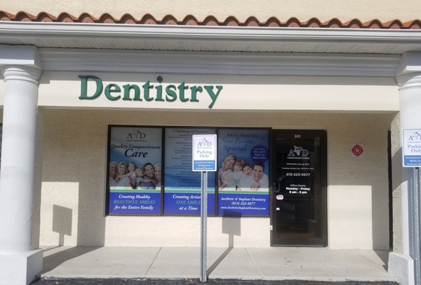 Aesthetic & Implant Dentistry - Tampa