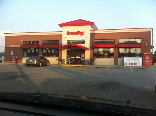 Shell gas with Quiznos and Bread Box convenience store