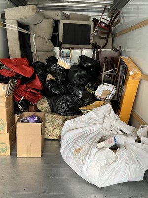 Junk hailing (unwanted items including furniture and old appliances)