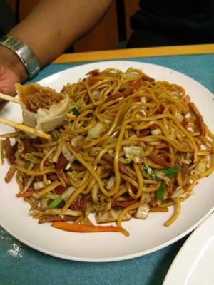 Pork lo mein