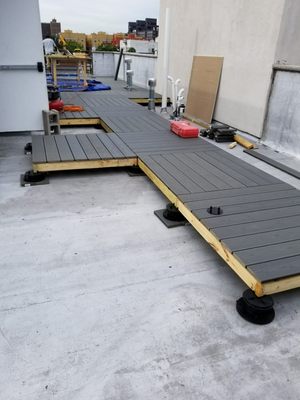 Elevated roof deck