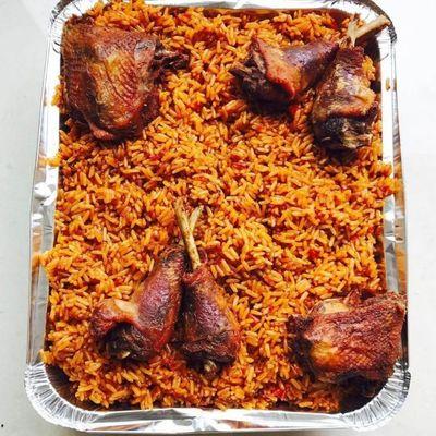 Fried chicken with jollof rice (Pan)