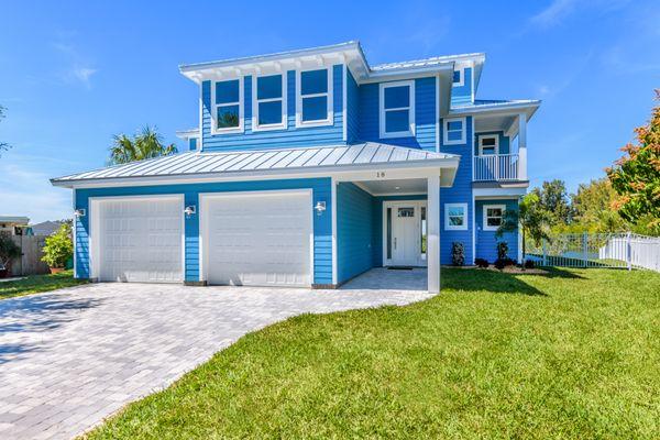 New build in the beach area. 2 story family home with elevator, 5 bedrooms 2 family rooms 6 baths