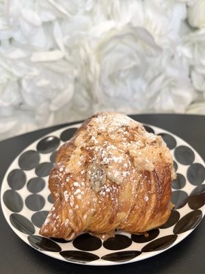 Almond Croissant - get this one