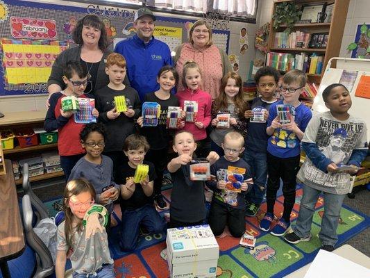 Lawn Guard Community donates school supplies to Mrs. Tucker's First Grade Class at Pratt Elementary in Sand Springs