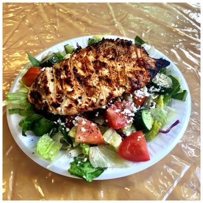 Greek salad with grilled chicken