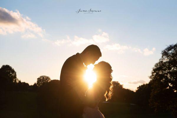 Amazing sun at South Hills Country Club wedding