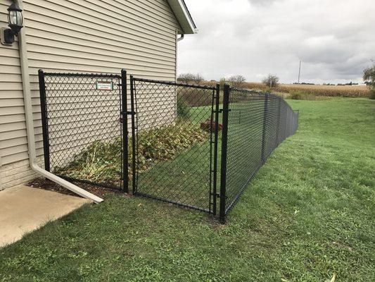 5' black chain link used to follow contours very well for pet containment