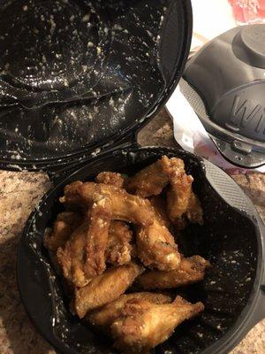 Galic Parmesan Wings didnt have nearly enough sauce. They were basically plain wings.