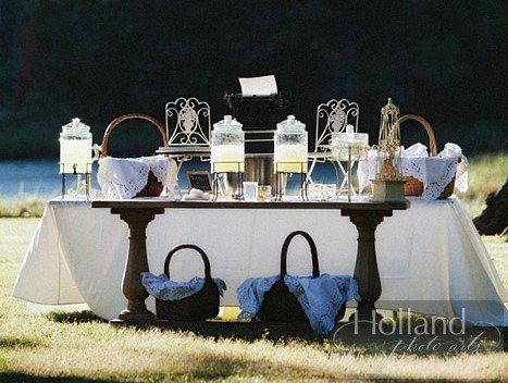 Pre-Ceremony Lemonade and Water Station