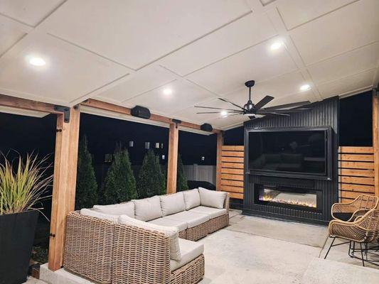 3 Seasons Covered Patio