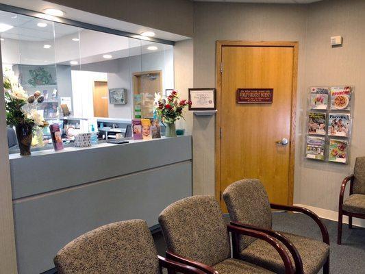 Cincinnati Bright Smiles: Peter J. Tsivitse, DDS - Dental office in Cincinnati, OH