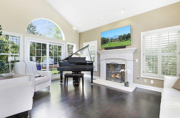 Beautiful Living Room on Via Portola sold for $1,125,000