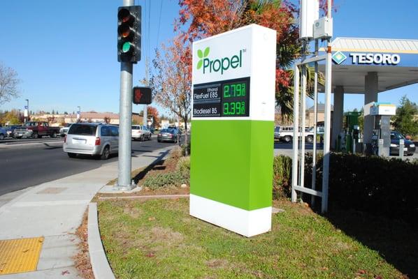 Propel price sign. This clean fuel point is located at the 76 station.