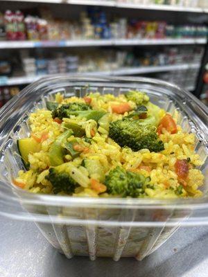 Turmeric rice with vegetable