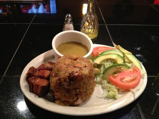 This mofongo de chicharrones was excellent! Makes you salivate and want to take another bite.