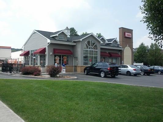 Photograph of Dunkin Donuts on East Avenue which taken in June 23 of 2013.