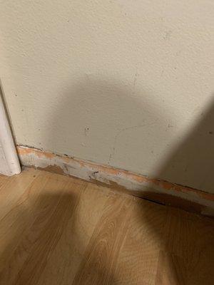 No floor molding installed