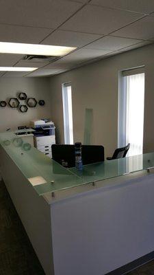 Custom glass countertops in any setting looks great!