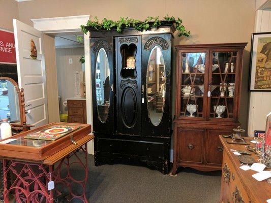 Magnolia House Antiques