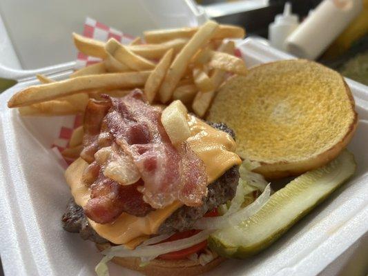 Bacon cheeseburger combo