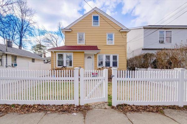 55 Lafayette Avenue, Hempstead - SOLD $500,000
 
 Sean Jackman
 Licensed Realtor