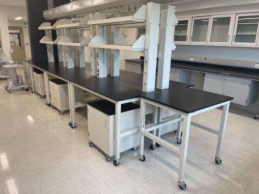 Lab Benches and Tables